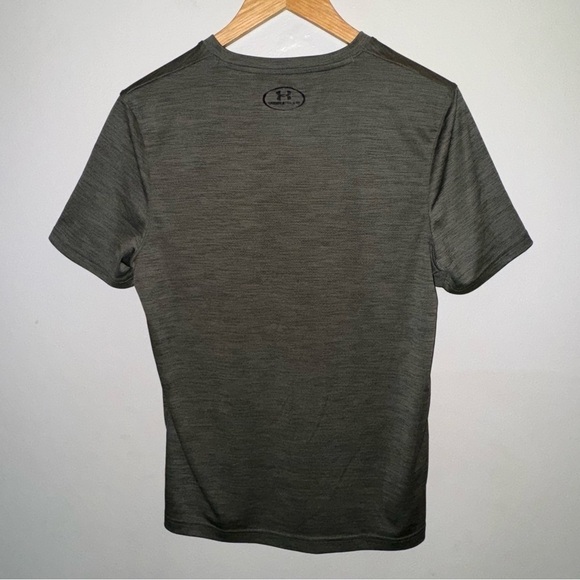 Nike FitDry Crew Neck T-shirt and Under Armour V-neck T-shirt Men’s Size Small - Picture 11 of 12